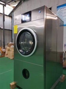 供应威海多溶剂干洗机厂家 泓洁牌精洗机的操作步骤 诚招全国代