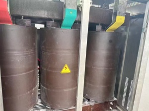 盐城电力干式变压器回收公司 闲置箱式变压器回收