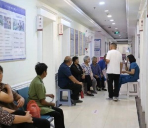 北京脊柱骨科名医亲临，济南南郊医院为守护患者健康持续发力